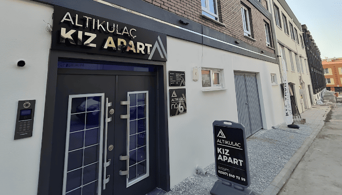 Altıkulaç Kız Apart